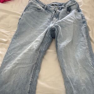 American Eagle Outfitters Light Wash Cropped Jeans